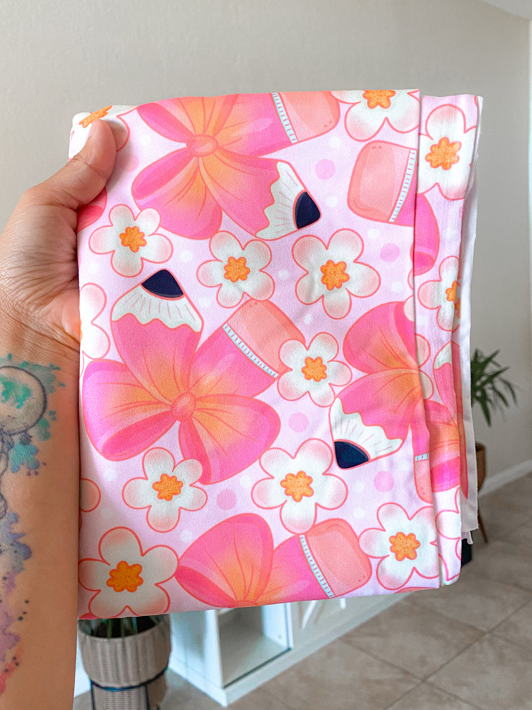 Pink bow pencil