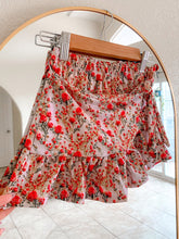 Load image into Gallery viewer, Roses of love
