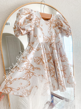 Load image into Gallery viewer, Bows &amp; Pearls
