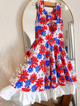 Load image into Gallery viewer, Pearls &amp; florals
