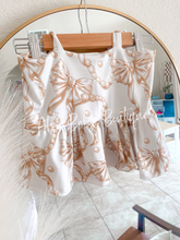 Load image into Gallery viewer, Bows &amp; Pearls
